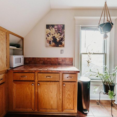 Retro Gem Box Victorian Steps From Irvine Park Apartment Saint Paul Luaran gambar